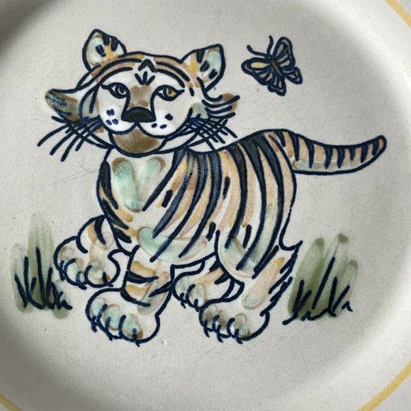 Vintage Louisville Pottery Plate // Baby Tiger with Butterfly // Blue Rim - Picture 2 of 4